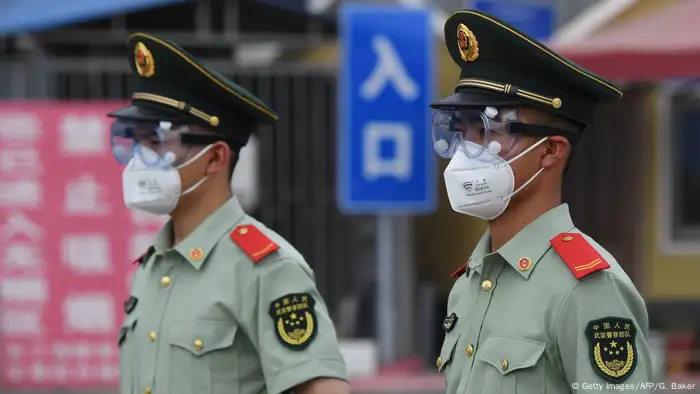 China Peking Neue Abriegelungen nach Corona-Ausbruch (Getty Images/AFP/G. Baker)