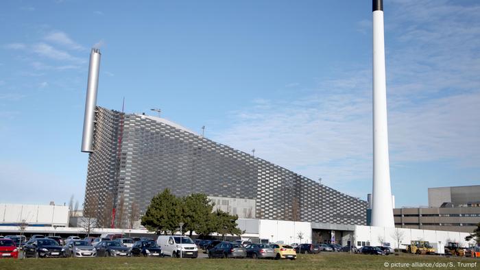 Amager Bakke - incinerator and ski resort 