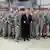 Дональд Трамп среди солдат США на военной базе в немецком Рамштайне
