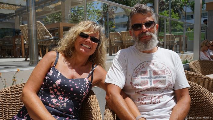 Germans Test Coronavirus Pandemic Travel Rules On Mallorca Dw Travel Dw 17 06