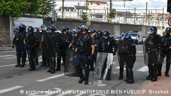 Полиция на улицах Дижона