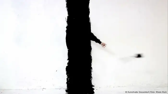 Johanna Reich | Line III, video performance