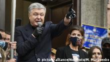 Poroshenko evita la prisión preventiva en una vista previa de su juicio
