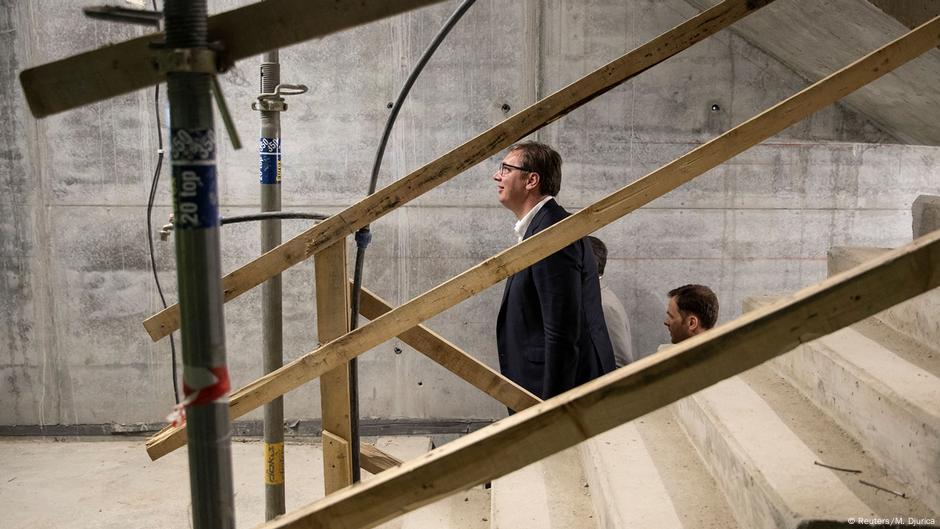 Predsednik Srbije Aleksandar Vučić obilazi gradilište Beograda na bodi, jun 2020.