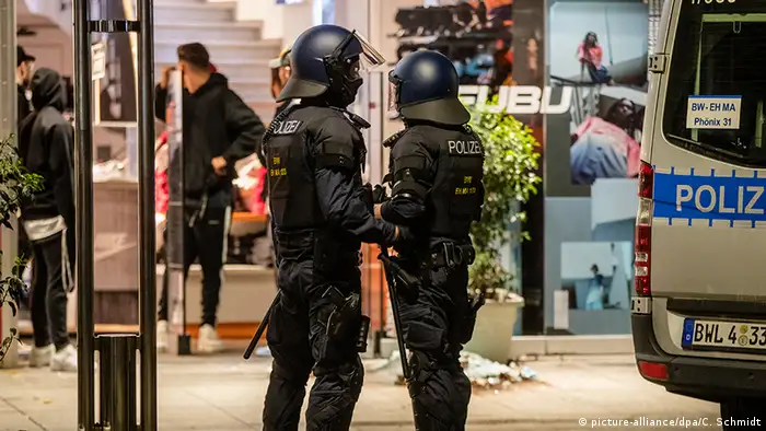 Deutschland Randale in Stuttgart mit Verletzten und Plünderungen
