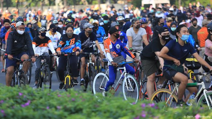 Jalur Khusus Pesepeda Di Jakarta Anggota Dprd Tidak Ada Perdanya Indonesia Laporan Topik Topik Yang Menjadi Berita Utama Dw 29 05 2021