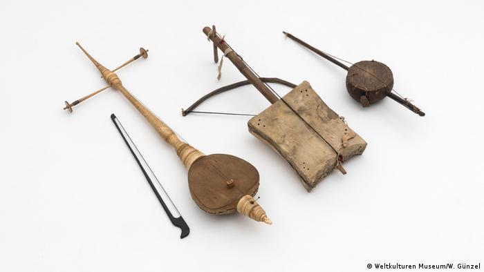 Kepincut Sheila On 7 Ngebor Fenomena Inul Perempuan Jerman Ini Bikin Alat Alat Musik Dawai Tradisional Nusantara Jadi Beken Di Jerman Sosbud Laporan Seputar Seni Gaya Hidup Dan Sosial Dw 27 06 2020