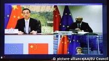 BRUSSELS, BELGIUM - JUNE 22: European Council President Charles Michel (front R) takes part in a virtual summit with Chinese Premier Li Keqiang (front L) in Brussels, Belgium on June 22, 2020. EU Council / Pool / Anadolu Agency | Keine Weitergabe an Wiederverkäufer.