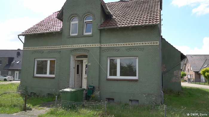 O casă dărăpănată în care au locuit 13 muncitori esteuropeni