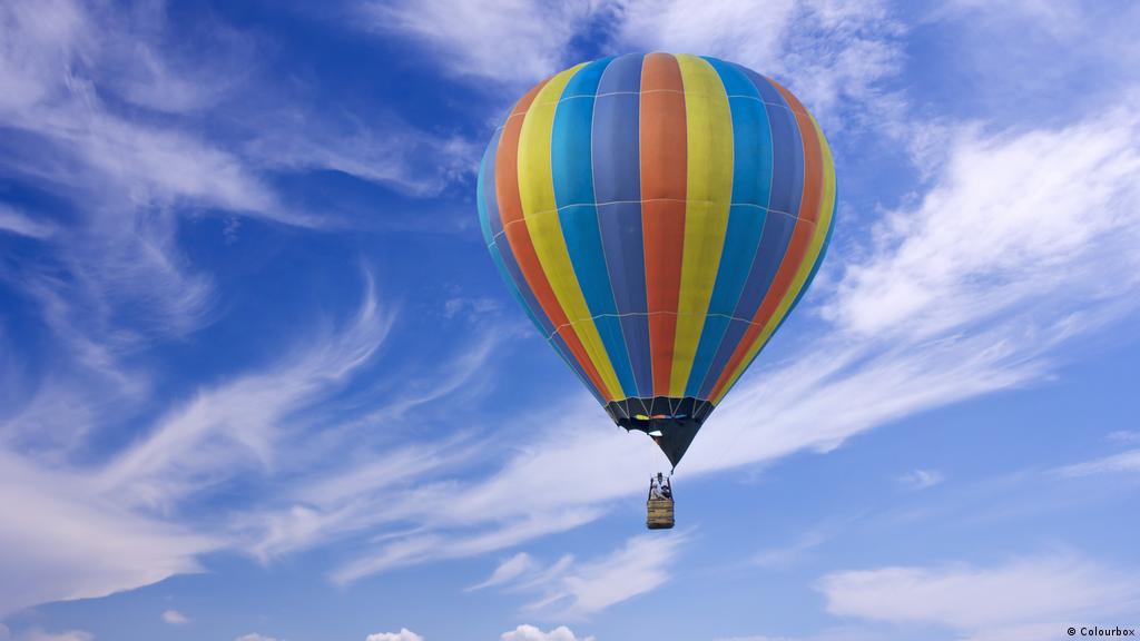 What was the first hot air balloon made out of Germany Hot Air Balloon Crashes Near Koblenz Killing Pilot News Dw 17 08 2020