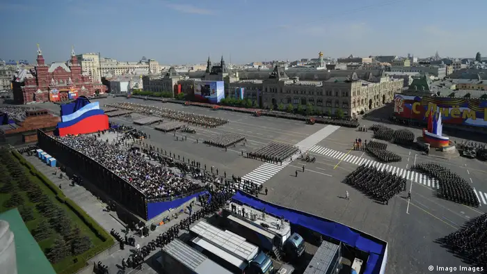 Russland Moskau Siegesparade 2010 (Imago Images)