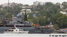 ITAR-TASS: SEVASTOPOL, CRIMEA, RUSSIA. MAY 9, 2014. Command Boat approaches Guided Missile Cruiser Moskva during the naval and aviation part of the parade to mark the 69th anniversary of the Soviet Union s Victory in the Great Patriotic War and the 70th anniversary of Sevastopol s liberation from Nazi German invaders. PUBLICATIONxINxGERxAUTxONLY RE1434E6
ITAR TASS Sevastopol Crimea Russia May 9 2014 Command Boat Approaches Guided Missile Cruiser Moskva during The Naval and Aviation Part of The Parade to Mark The 69th Anniversary of The Soviet Union S Victory in The Great Patriotic was and The 70th Anniversary of Sevastopol S Liberation from Nazi German Invaders PUBLICATIONxINxGERxAUTxONLY RE1434E6