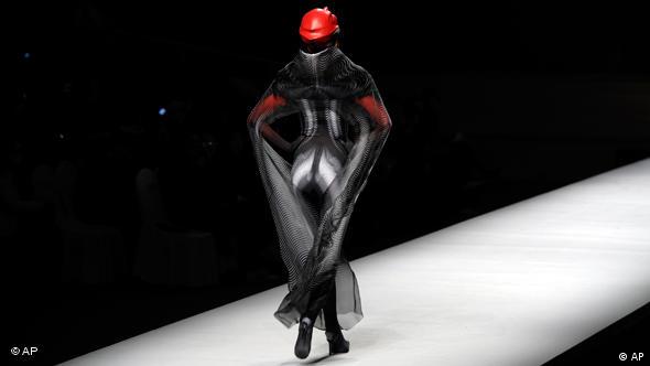 Kina synon të ndalojë veshje që mund të dëmtojnë moralin dhe shpirtin kombëtar 