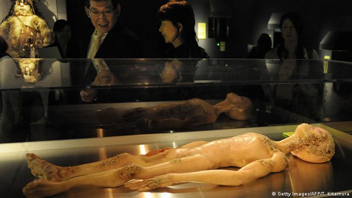 The 2008 'science of aliens' museum exhibit in Tokyo features a model depicting an 'alien autopsy'