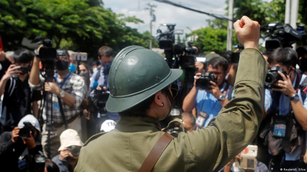 Aktivis Pro Demokrasi Thailand Tandai Hari Jadi Revolusi Siam Dunia Informasi Terkini Dari Berbagai Penjuru Dunia Dw 24 06 2020