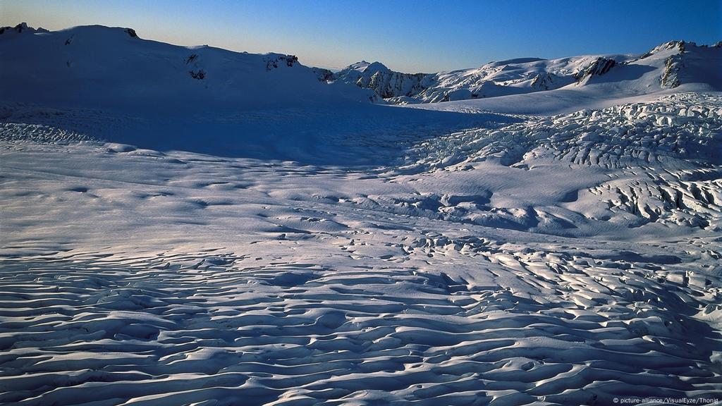 New Zealand Glacier Melts Enough Ice To Provide Drinking Water For Country News Dw 24 06