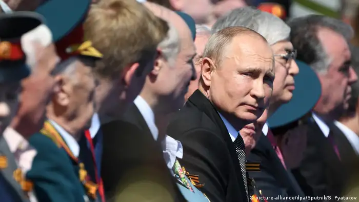 Russland Moskau | Vladimir Putin während Militärparade
