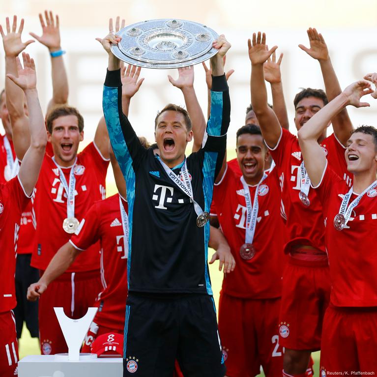 FC Bayern München Lift The Meisterschale 🏆 