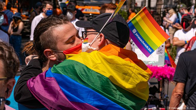 El Día Del Orgullo Lgbti Se Celebra De Manera Virtual Dw 28062020 6768