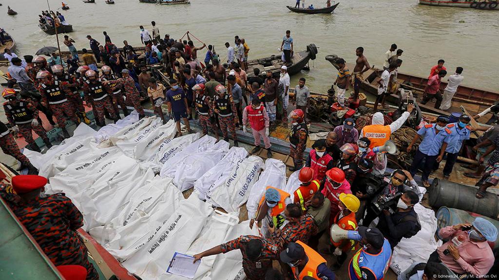 অর্ধশতাধিক যাত্রী নিয়ে বুড়িগঙ্গায় লঞ্চডুবি | বিষয় | DW | 29.06.2020