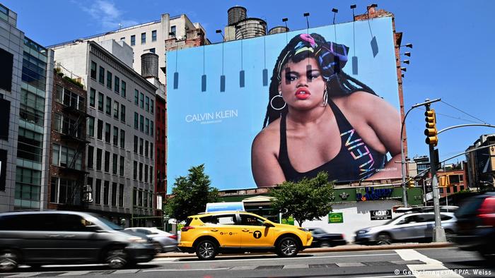 政治正确 变性黑人登ck广告 经济纵横 Dw 29 06