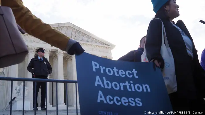 USA Abtreibung-Befürworter protestieren vor dem Obersten Gerichtshof
