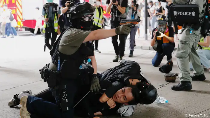 2020年7月1日 香港警方逮捕了许多示威抗议者