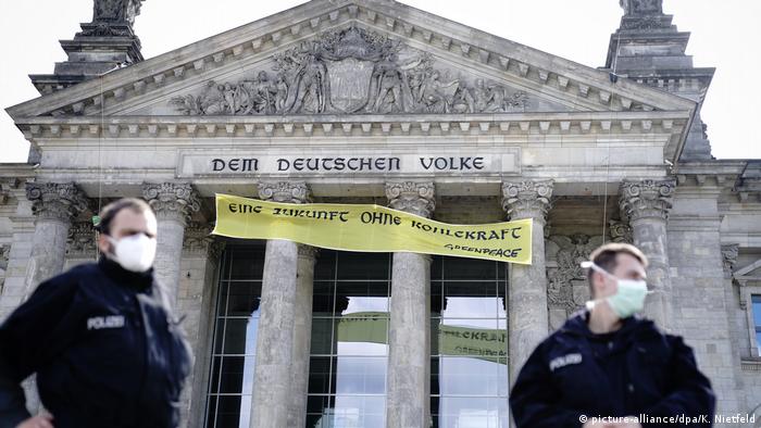 Deutschland Greenpeace-Protest für schnellen Kohleausstieg