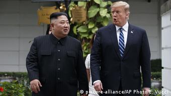 Ким Чен Ын и Дональд Трамп на саммите в Ханое, 28 февраля 2019 года