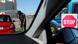 Ein Polizist kontrolliert Autofahrende in Spanien Ein Polizist kontrolliert Autofahrende in Spanien