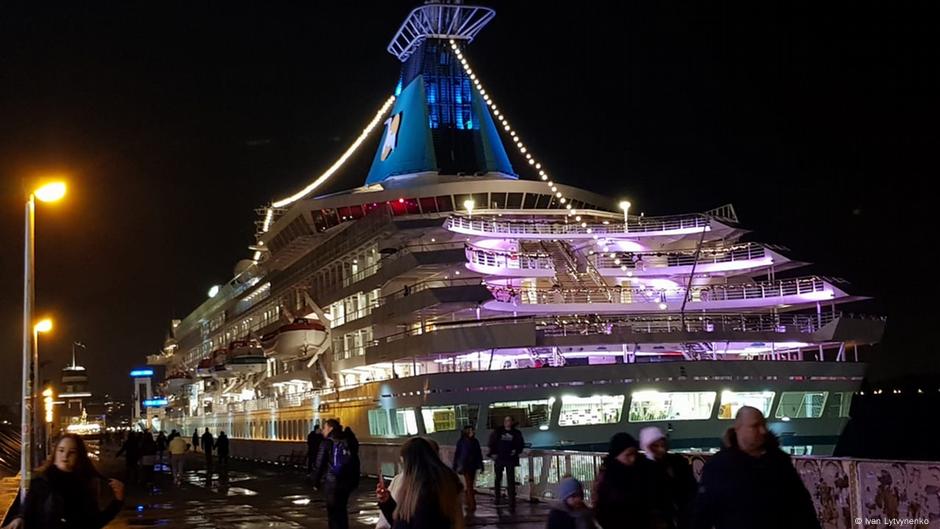 Coronavirus Fallout Cruising Into The Unknown Business Economy And Finance News From A German Perspective Dw 06 07 2020