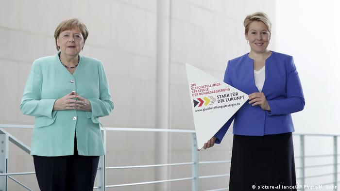Deutschland Angela Merkel und Franziska Giffey | Gleichstellungsstrategie