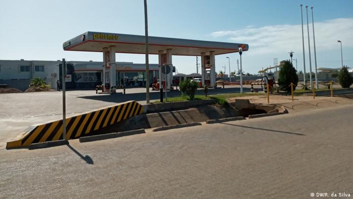 Bomba da empresa Petróleos de Moçambique (Petromoc), em Maputo