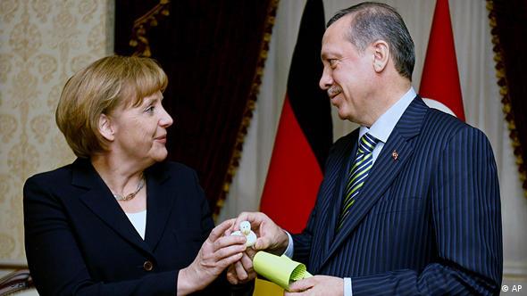 Arşiv - Dönemin Türkiye Cumhuriyeti Başbakanı Recep Tayyip Erdoğan tarafından ağırlanan Almanya Başbakanı Angela Merkel (29.03.2010)