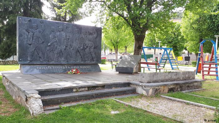 Spomenik partizanima u Perušiću