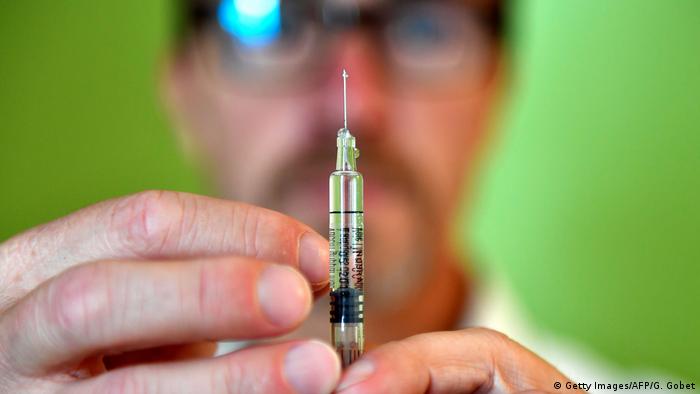 Naučnici upozoravaju da vakcine treba proučavati i nakon puštanja u upotrebu