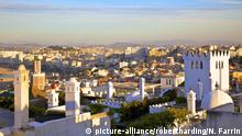 View over Kasbah to Tangier, Tangier, Morocco, North Africa, Africa | Verwendung weltweit, Keine Weitergabe an Wiederverkäufer.