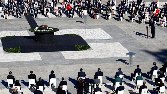 España honra a las víctimas de la pandemia en una ceremonia solemne | El  Mundo | DW | 16.07.2020