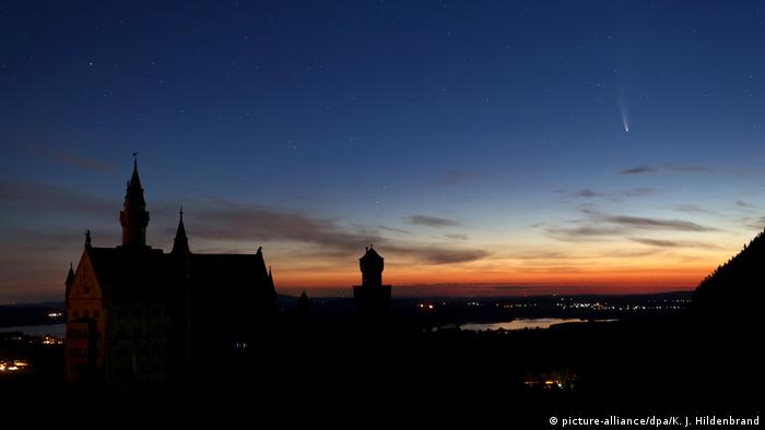 Комета NeoWise в небе над Баварией