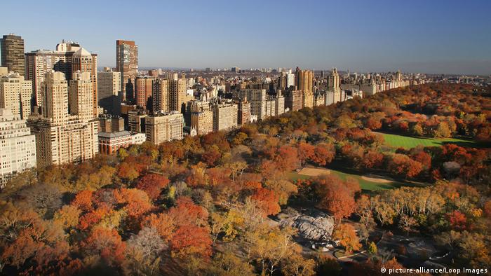 A view of Hyde Park with New York City in the background