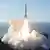 صاروخ يحمل مسبار الأمل الذي طورته دولة الامارات إلى المريخ