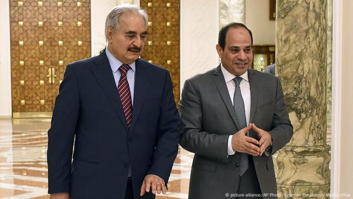 الرئيس المصري السيسي والجنرال الليبي خليفة حفتر في لقاء بالقاهرة مايو/ أيار 2019