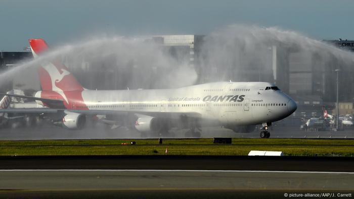 Last Qantas 747 Traces Kangaroo Flight Path On Farewell Trip News Dw 22 07 2020