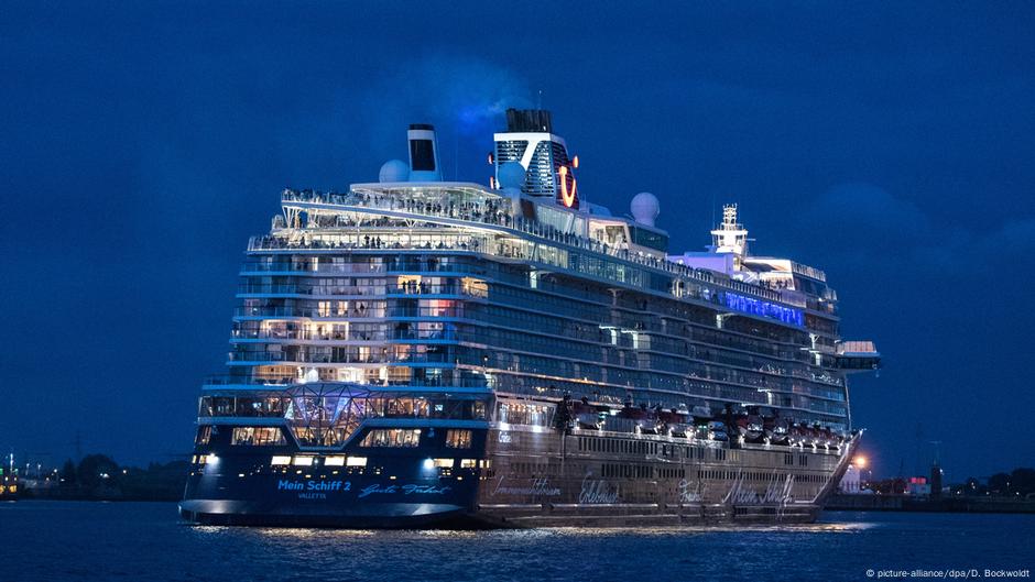 First Cruise Ship Sets Sail From German Harbor Since Coronavirus Lockdown News Dw 25 07 2020