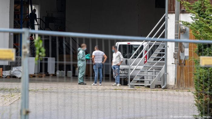 Deutschland Coronavirus Masseninfektion in Niederbayern | Erntehelfer angesteckt