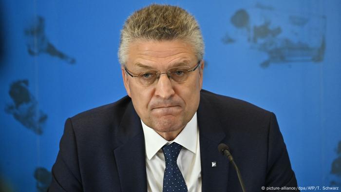 Der Leiter des deutschen Robert-Koch-Instituts (RKI), Lothar Wieler, gibt eine Pressekonferenz zur aktuellen Corona-Lage in Deutschland