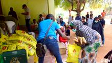 Juli 2020 Solidarity campaign helps displaced people in northern Mozambique. Displaced people receive donations in Pemba, the capital of Cabo Delgado. The Mozambican North is experiencing a humanitarian crisis due to armed attacks in the region. 