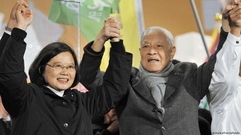 Taiwan's 'Mr. Democracy' Lee Teng-hui dies – DW – 07/30/2020