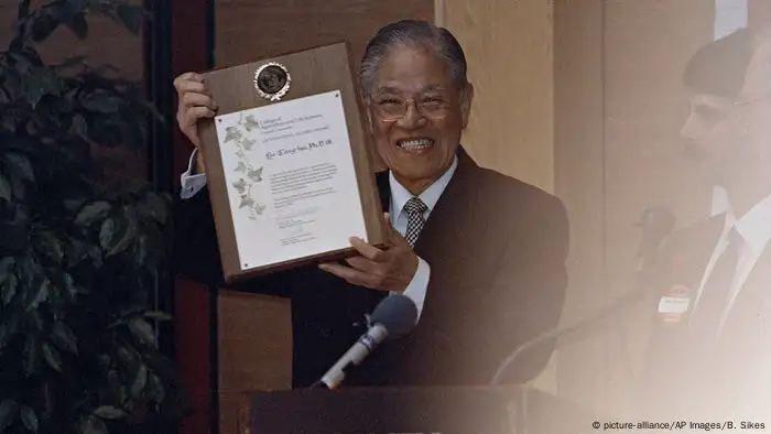 USA | Lee Teng-hui erhält Auszeichnung der Cornell Universität (picture-alliance/AP Images/B. Sikes)