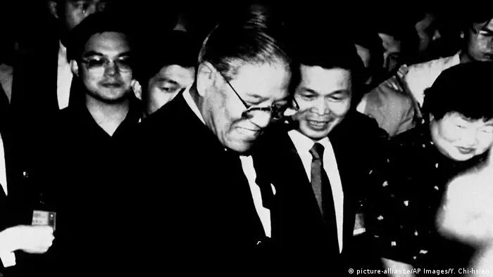 Taiwan Taipeh | Präsident Lee Teng-hui 1988 (picture-alliance/AP Images/Y. Chi-hsien)